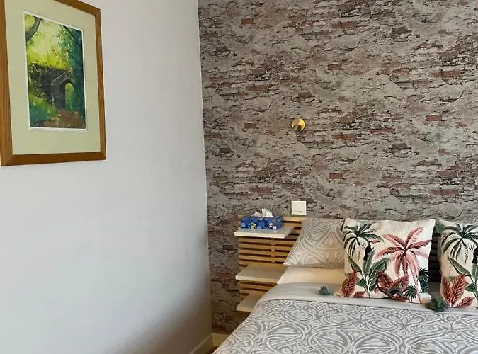 Vue Du Gar * Salechan